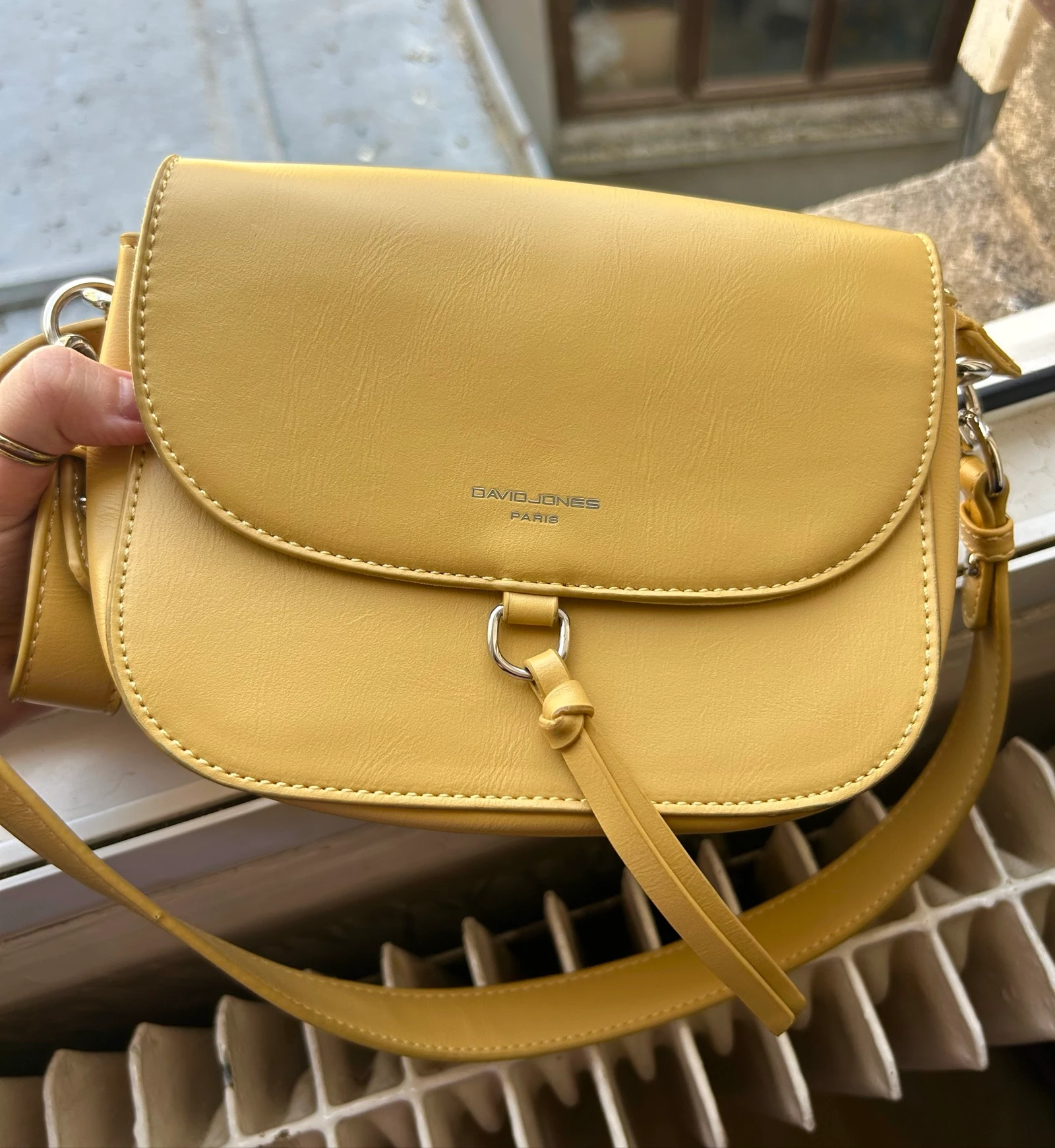 Sac bandoulière David Jones jaune moutarde tendance été chic